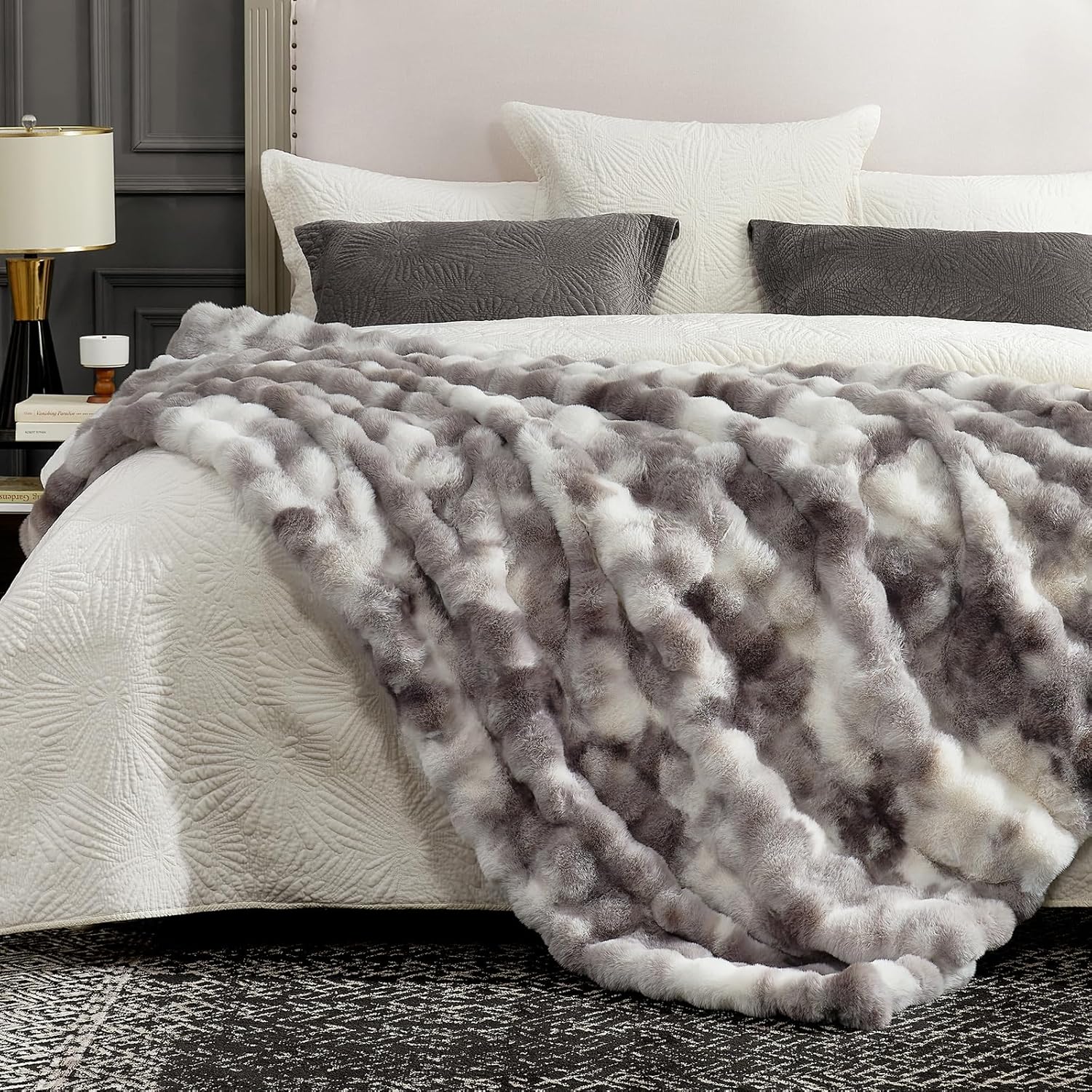 Cozy Bubble Plush Throw